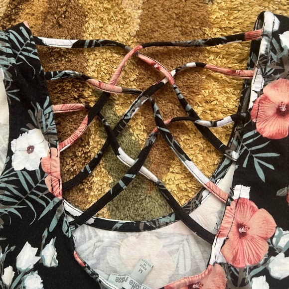 Top - Picture 4 of 4